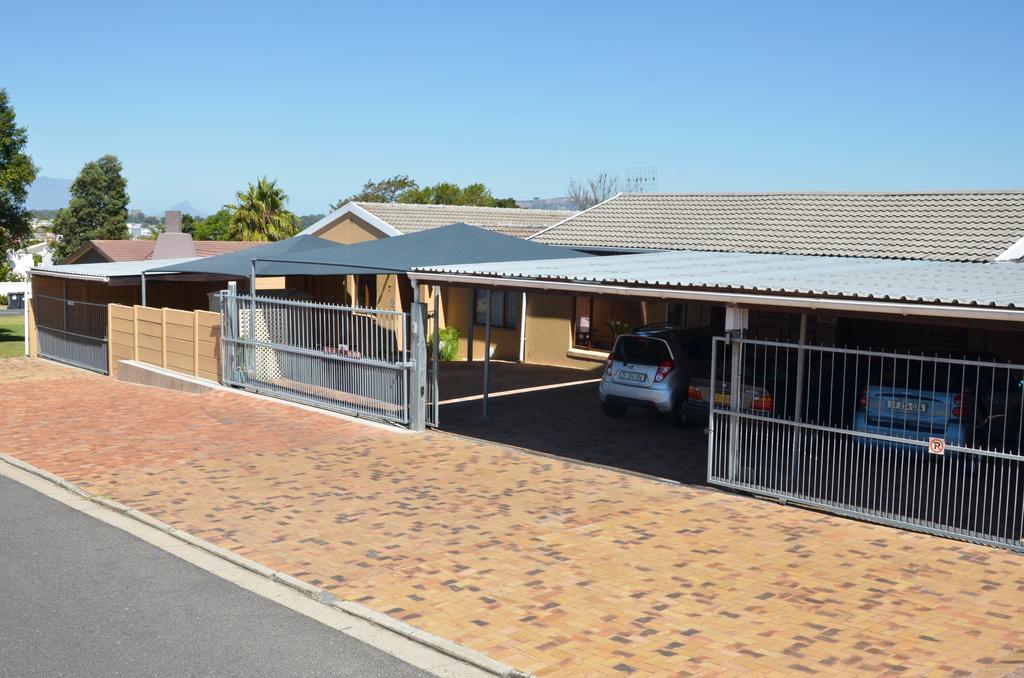 Bed and Breakfast De Helling Self Catering à Brackenfell Extérieur photo
