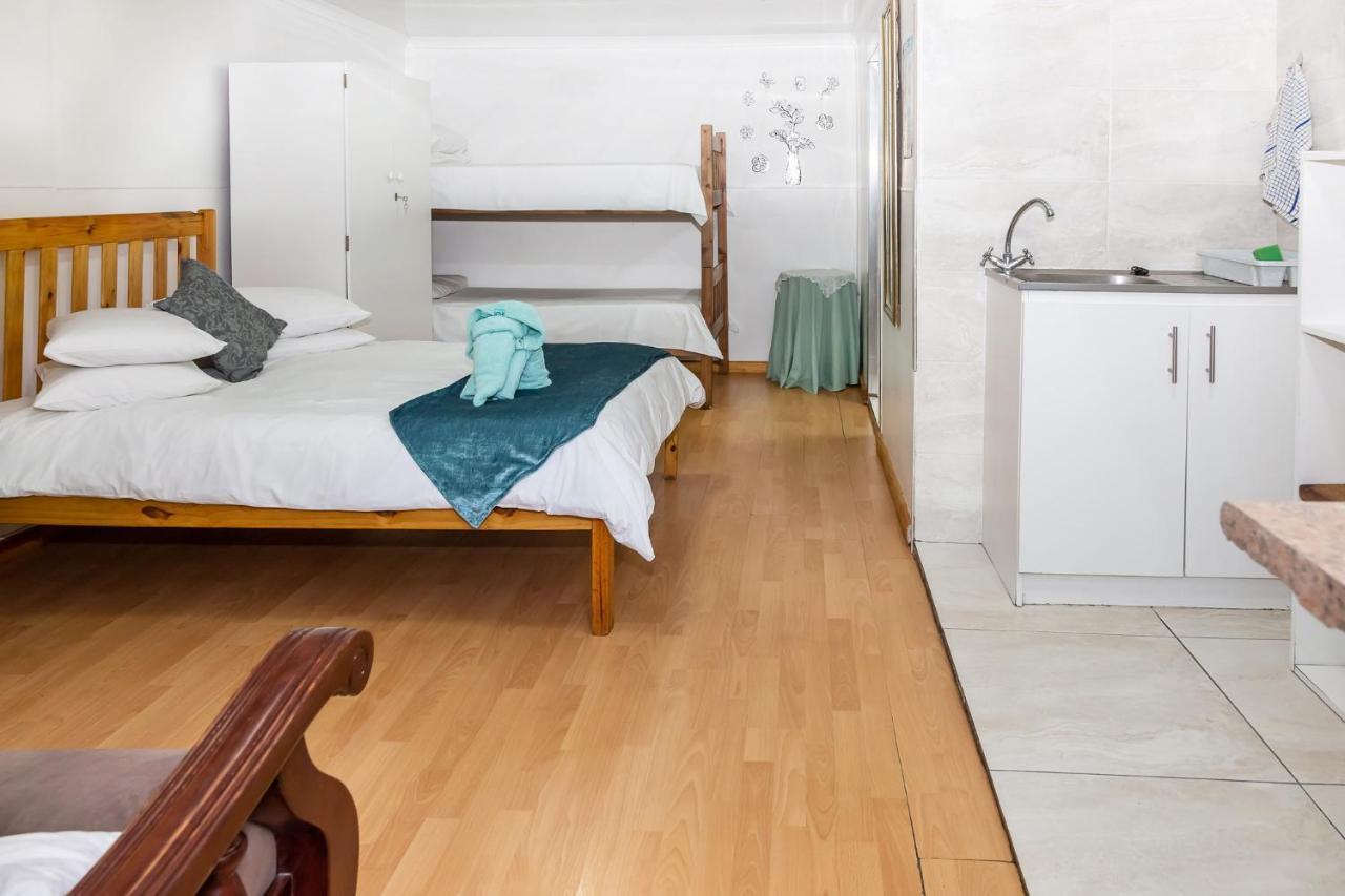 Bed and Breakfast De Helling Self Catering à Brackenfell Extérieur photo